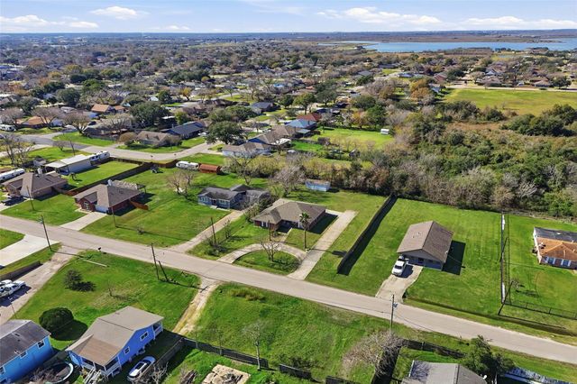 3901 22nd Street N, Texas City, TX 77590