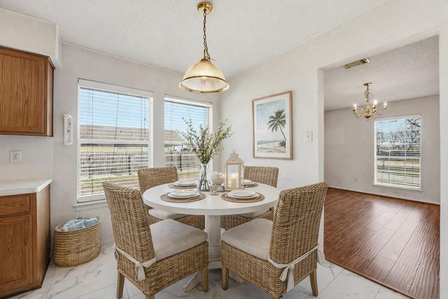 3901 22nd Street N, Texas City, TX 77590