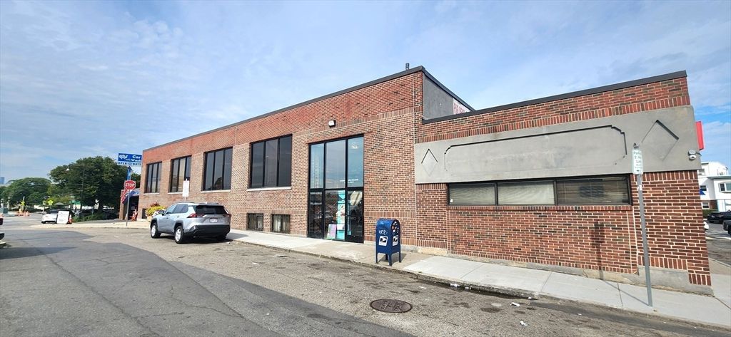464 Bremen 2, Boston, MA 02128