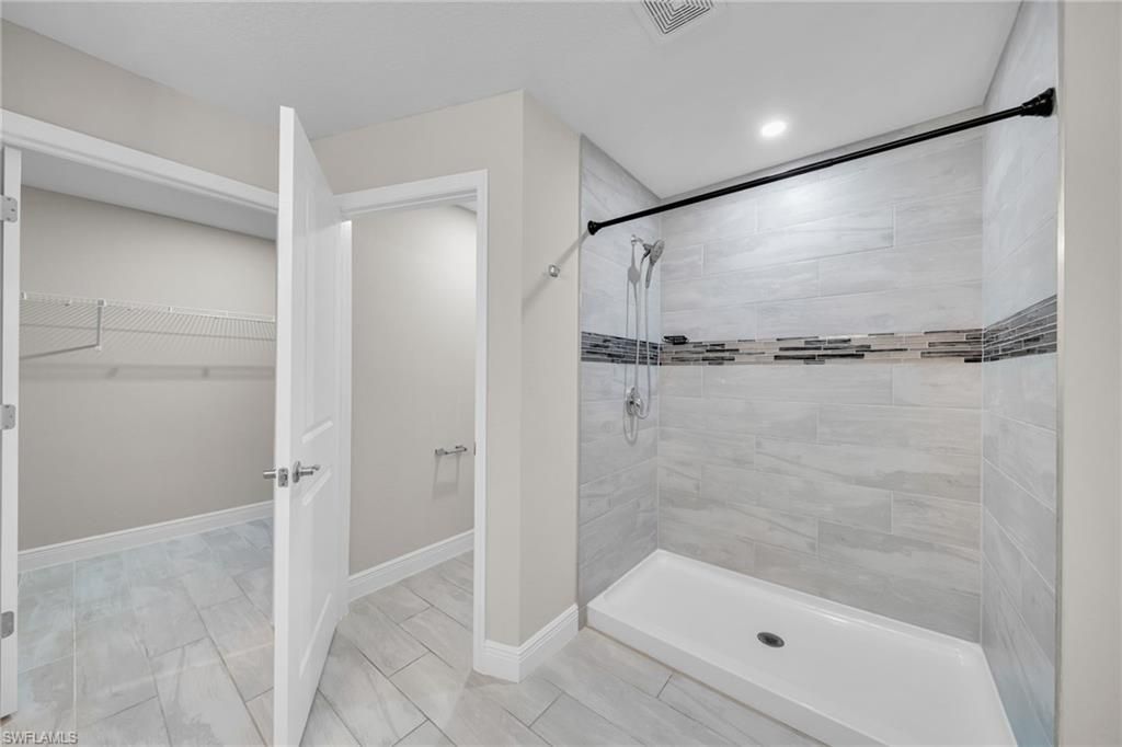 Image 20 of property listing at 4326 NE 24th PL, Cape Coral, FL 33909