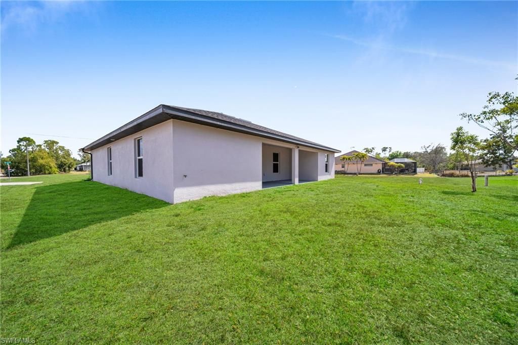 Image 23 of property listing at 4326 NE 24th PL, Cape Coral, FL 33909