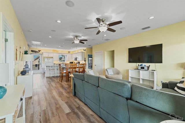 8162 Gulf Blvd, Navarre Beach, FL 32566