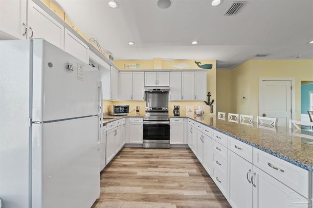 8162 Gulf Blvd, Navarre Beach, FL 32566