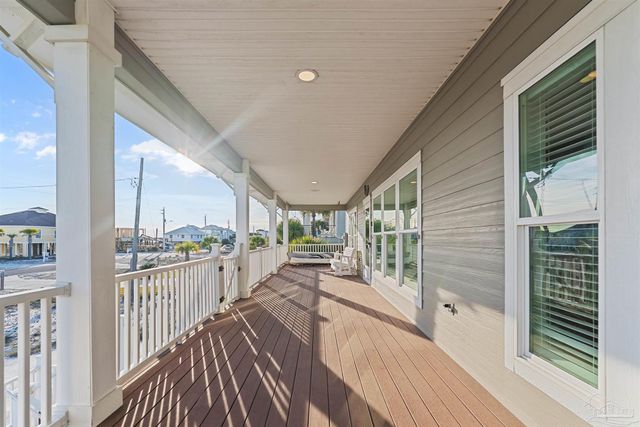 8162 Gulf Blvd, Navarre Beach, FL 32566