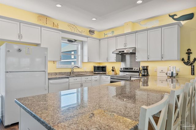 8162 Gulf Blvd, Navarre Beach, FL 32566