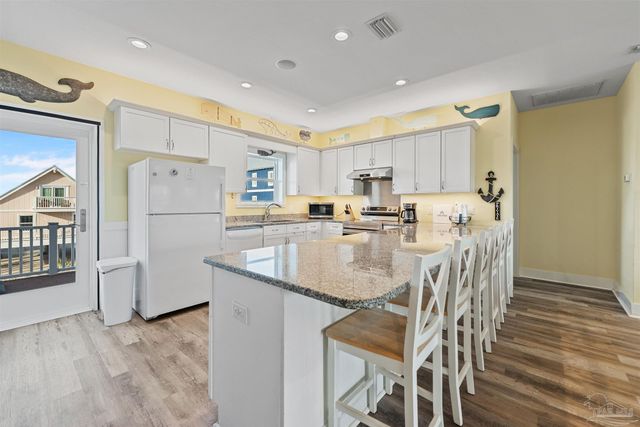 8162 Gulf Blvd, Navarre Beach, FL 32566