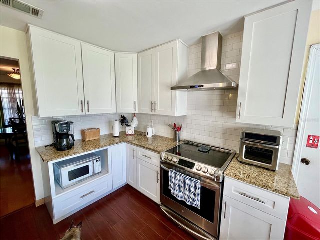 9120 QUEEN ELIZABETH COURT, Orlando, FL 32818