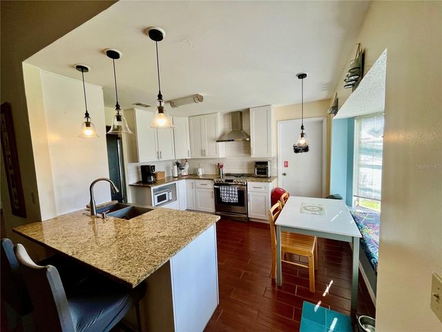 9120 QUEEN ELIZABETH COURT, Orlando, FL 32818