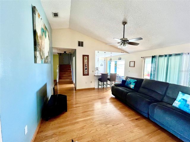 9120 QUEEN ELIZABETH COURT, Orlando, FL 32818