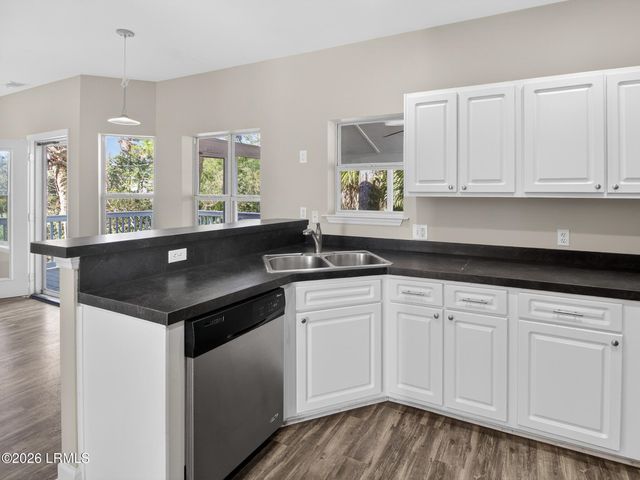 15 Pine Burr Road # 18, Hilton Head Island, SC 29926