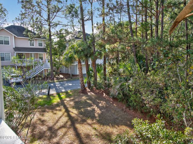 15 Pine Burr Road # 18, Hilton Head Island, SC 29926