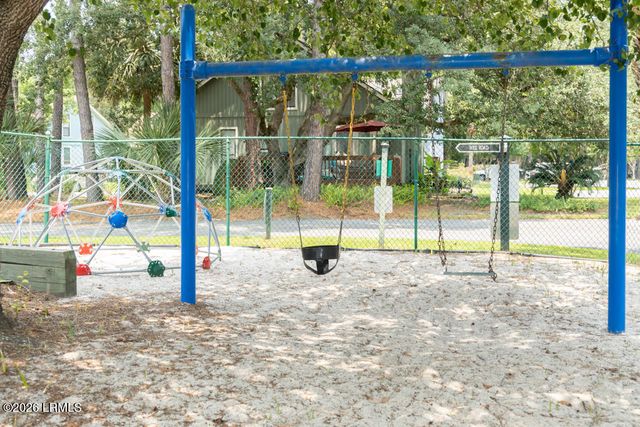 15 Pine Burr Road # 18, Hilton Head Island, SC 29926