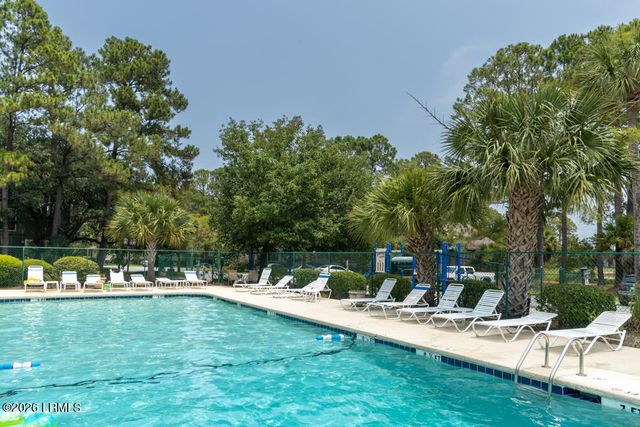 15 Pine Burr Road # 18, Hilton Head Island, SC 29926