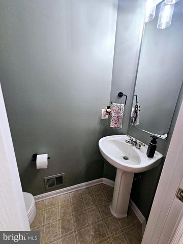 43442 KATLING SQ, Chantilly, VA 20152