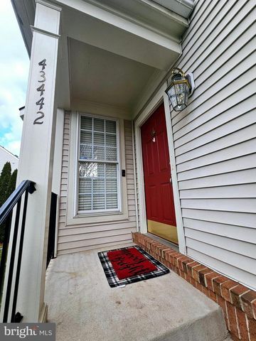 43442 KATLING SQ, Chantilly, VA 20152