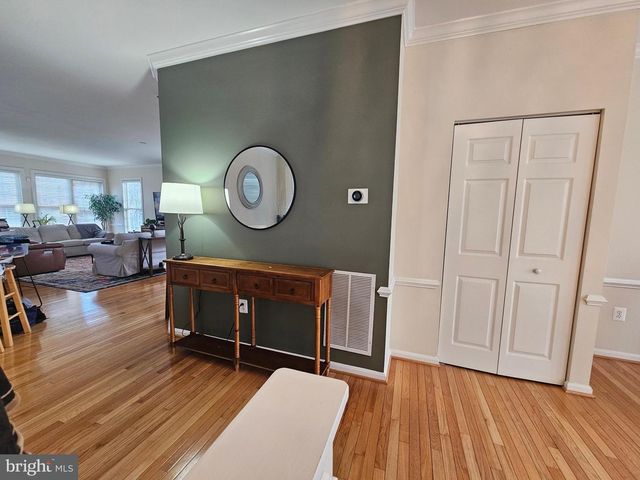 43442 KATLING SQ, Chantilly, VA 20152