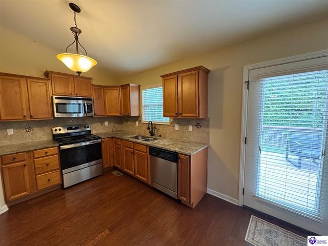 116 Vineland Parkway, Vine Grove, KY 40175