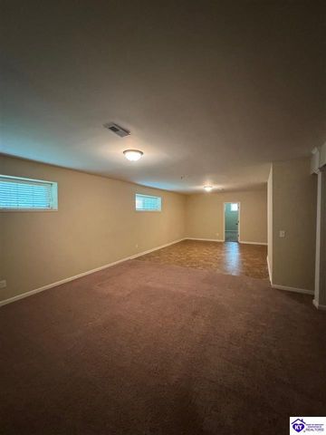 116 Vineland Parkway, Vine Grove, KY 40175