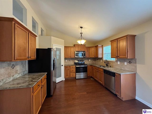 116 Vineland Parkway, Vine Grove, KY 40175