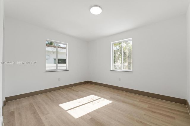 1453 NW 56th St, Miami, FL 33142