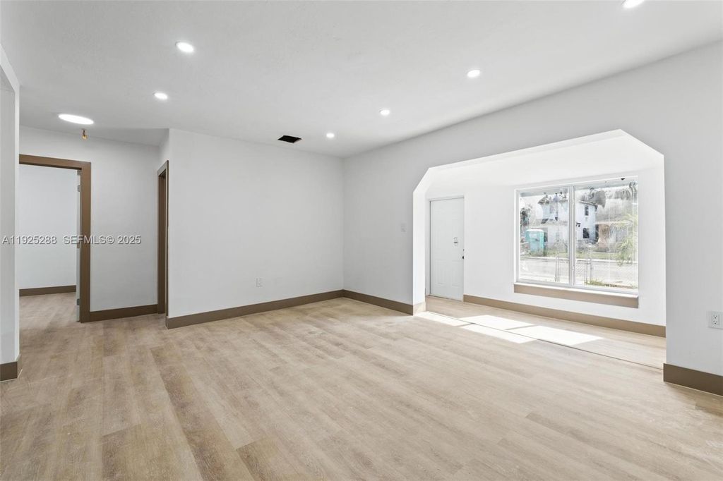 1453 NW 56th St, Miami, FL 33142