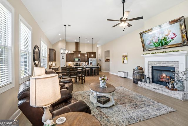 403 Cannon Point Drive, Bonaire, GA 31005