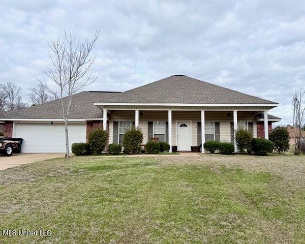 604 Madeline Cove, Florence, MS 39073