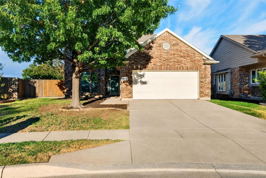 10834 Axton Court, Fort Worth, TX 76052 — exterior