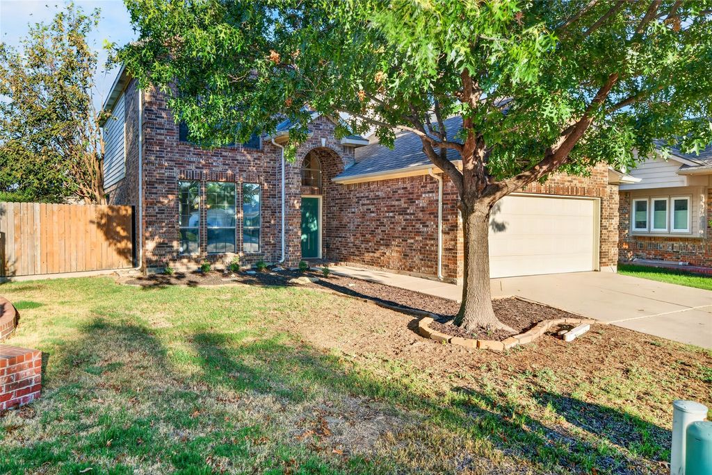 10834 Axton Court, Fort Worth, TX 76052 — photo 3