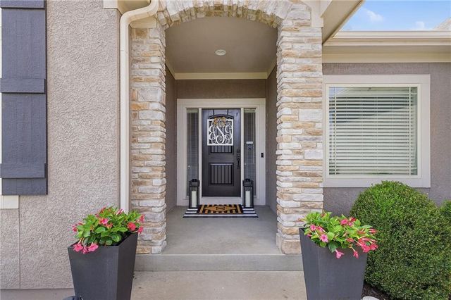 16324 S Twilight Lane, Olathe, KS 66062
