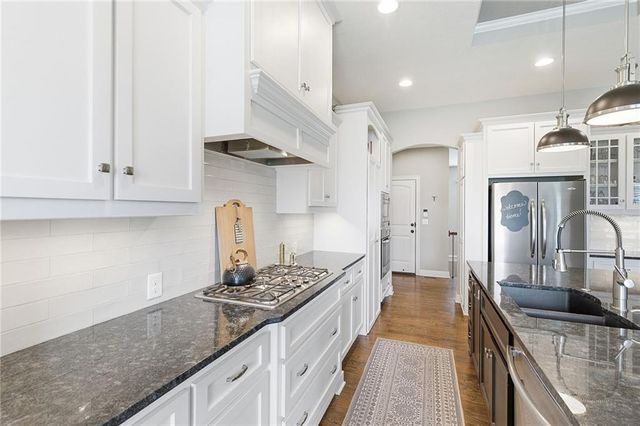 16324 S Twilight Lane, Olathe, KS 66062