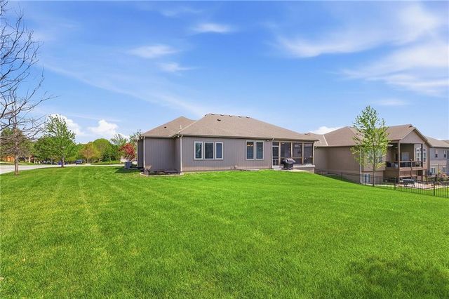 16324 S Twilight Lane, Olathe, KS 66062