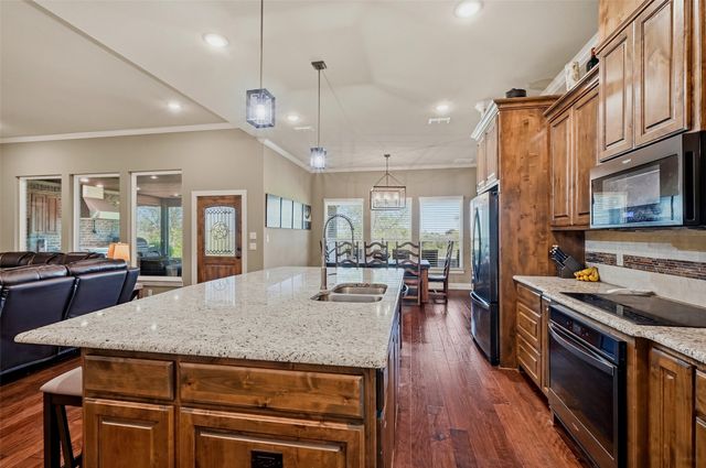 56 Turtle Point Lane, Gordonville, TX 76245