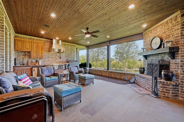 56 Turtle Point Lane, Gordonville, TX 76245