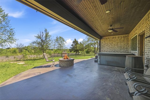 56 Turtle Point Lane, Gordonville, TX 76245