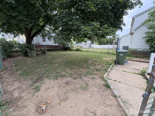 52 Dane Street, Sayreville, NJ 08872