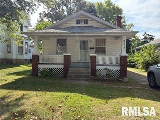 222 E CEDAR Street, Springfield, IL 62704