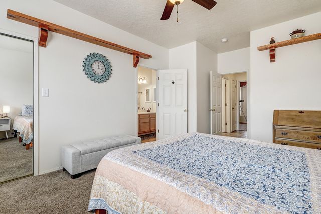 7067 Clark Hills Drive NE, Rio Rancho, NM 87144