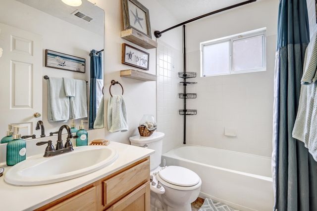 7067 Clark Hills Drive NE, Rio Rancho, NM 87144