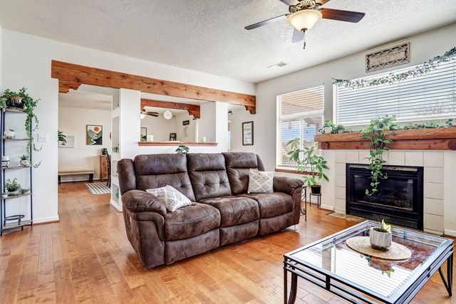 7067 Clark Hills Drive NE, Rio Rancho, NM 87144