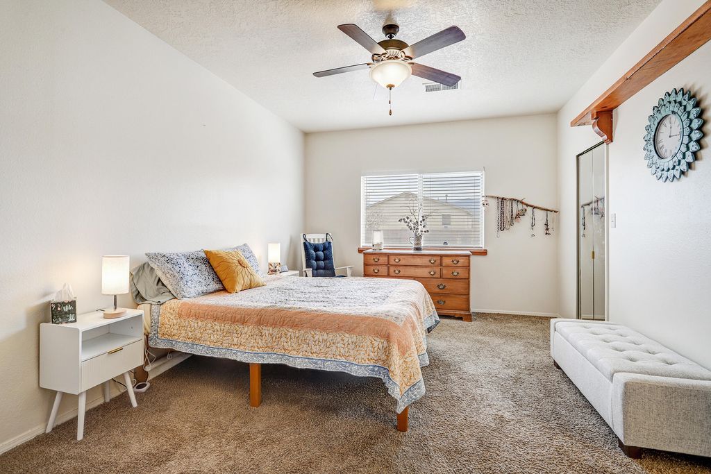 Image 20 of property listing at 7067 Clark Hills Drive NE, Rio Rancho, NM 87144