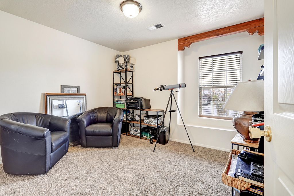 Image 27 of property listing at 7067 Clark Hills Drive NE, Rio Rancho, NM 87144