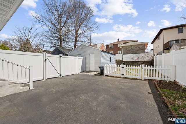 520 Prospect Place, Lyndhurst, NJ 07071