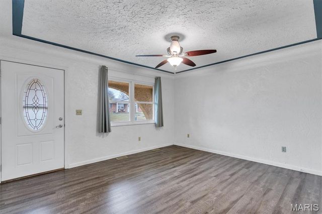 934 Silverstone Drive, St Charles, MO 63303