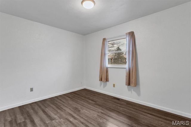 934 Silverstone Drive, St Charles, MO 63303