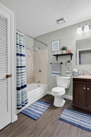 934 Silverstone Drive, St Charles, MO 63303