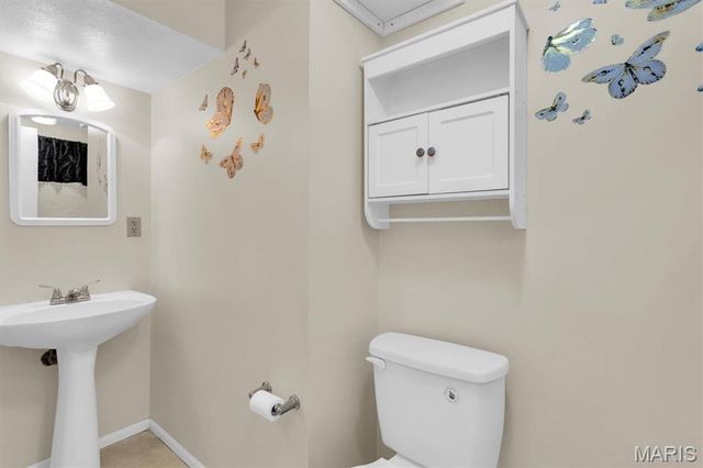 934 Silverstone Drive, St Charles, MO 63303