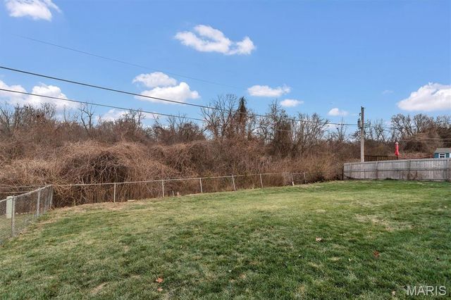 934 Silverstone Drive, St Charles, MO 63303