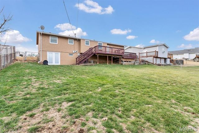 934 Silverstone Drive, St Charles, MO 63303