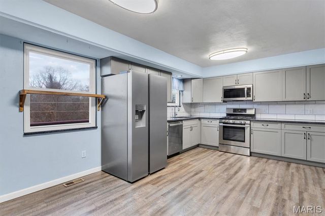 934 Silverstone Drive, St Charles, MO 63303